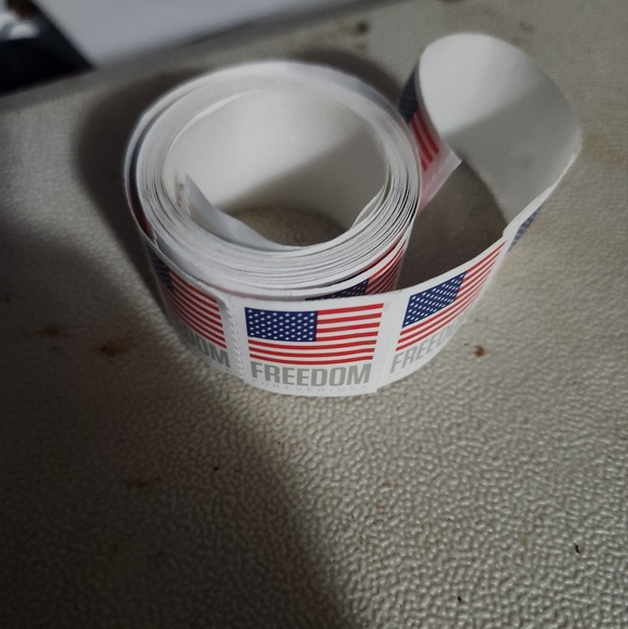 100 Forever Stamps Roll - Picture 2 of 3